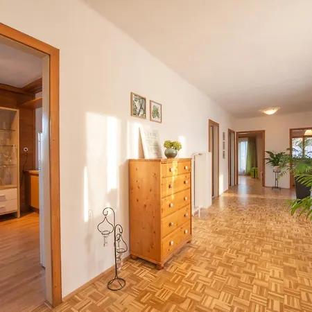 Apartment Haus Karl